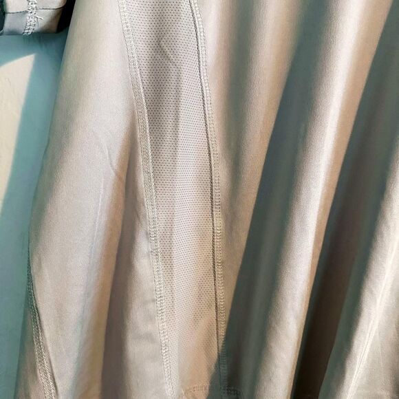 Aeropostale Women's Tan and Khaki T-shirt Size Large - Picture 5 of 5